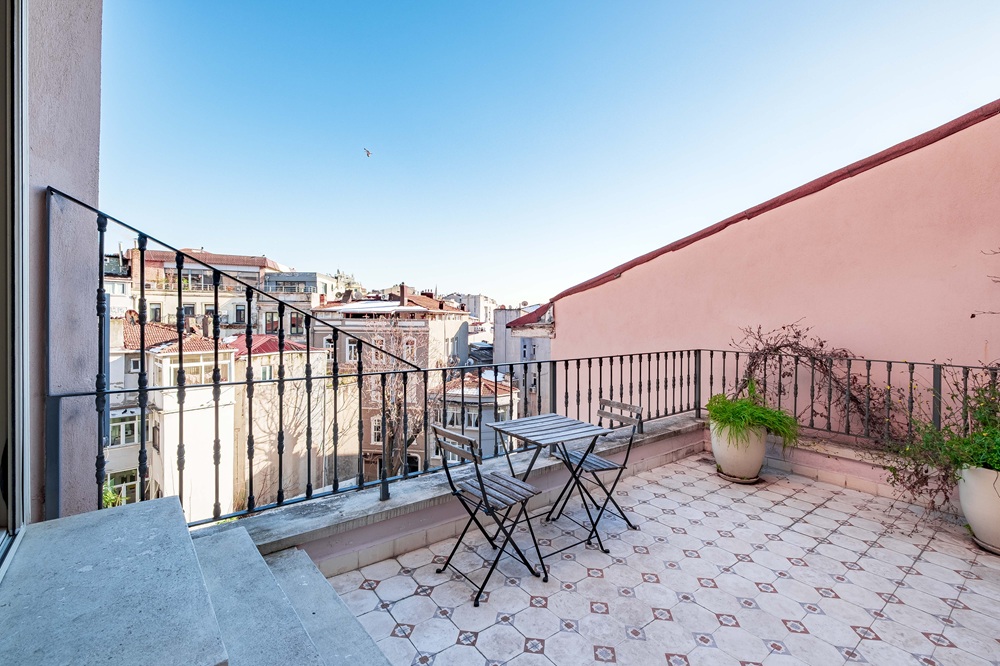 Turna 4 with Private Terrace