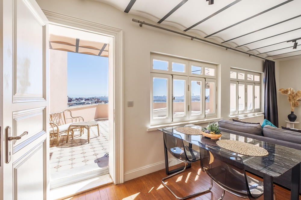 Turna 6 with Private Terrace