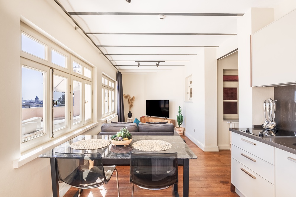 Turna 6 with Private Terrace